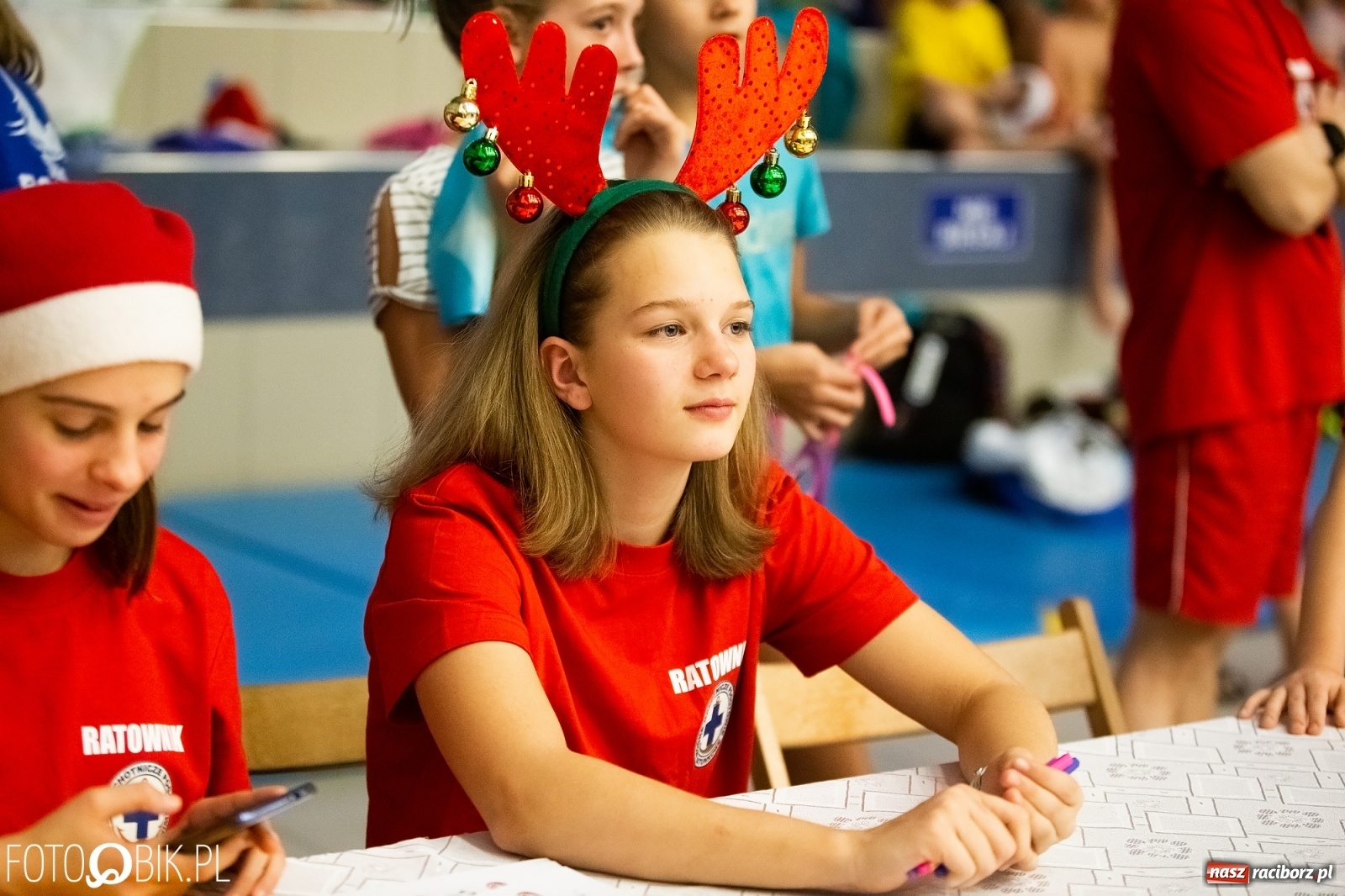 Zdjęcie w galerii na portalu naszraciborz.pl: Mikołajkowe zawody pływackie w ZSOMS wiadomości z regionu
