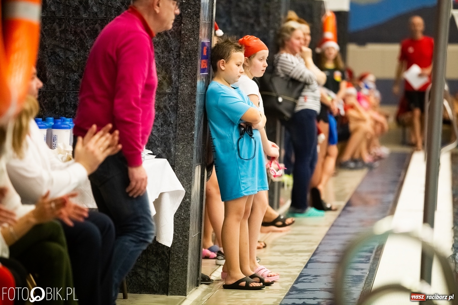 Zdjęcie w galerii na portalu naszraciborz.pl: Mikołajkowe zawody pływackie w ZSOMS wiadomości z regionu