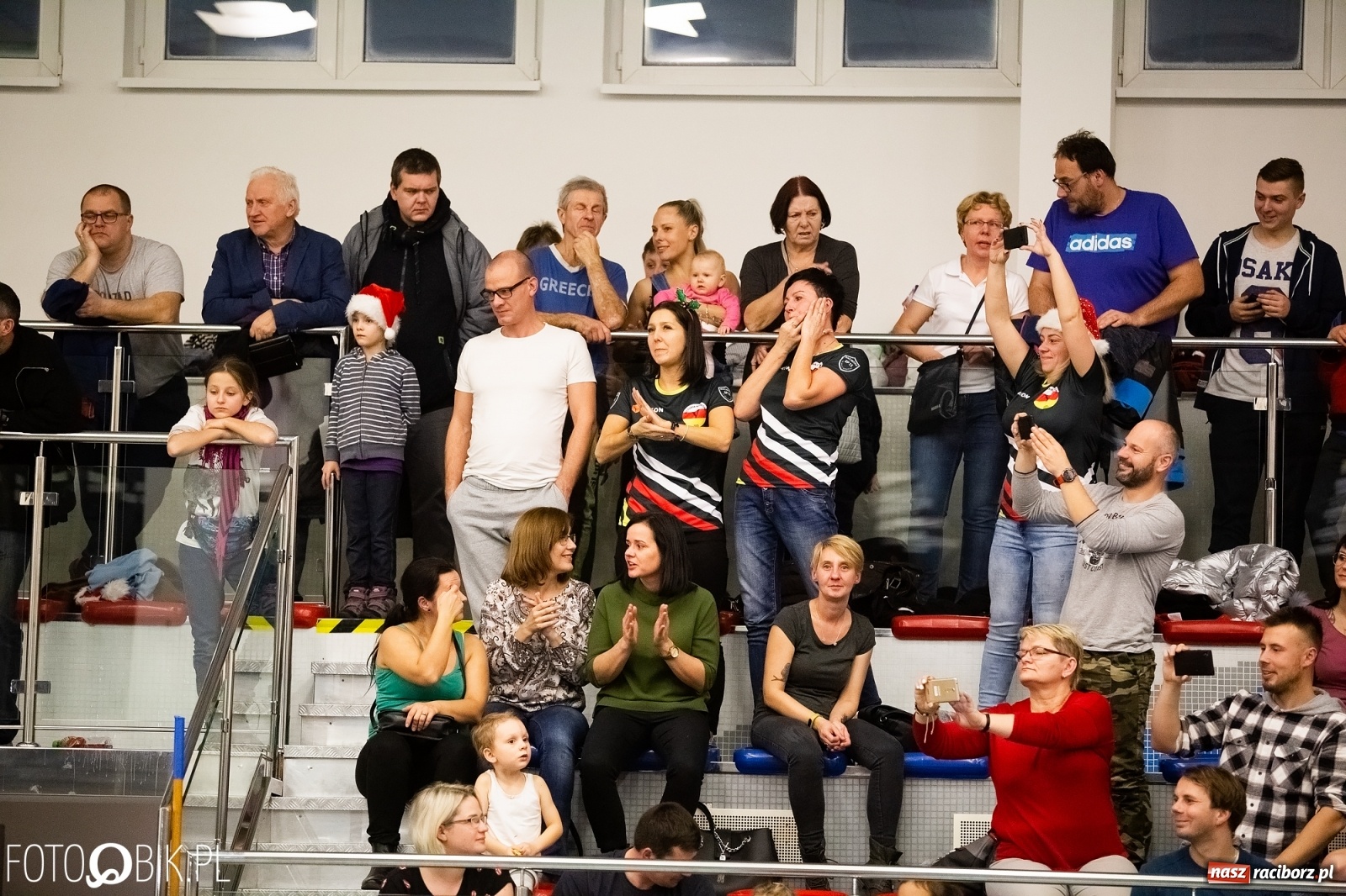 Zdjęcie w galerii na portalu naszraciborz.pl: Mikołajkowe zawody pływackie w ZSOMS wiadomości z regionu