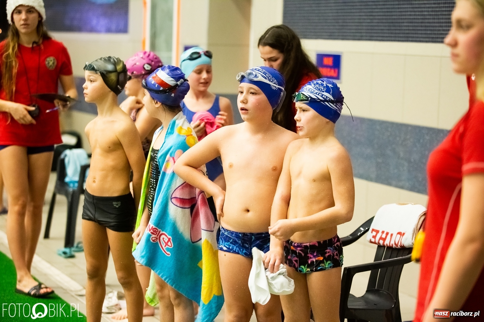Zdjęcie w galerii na portalu naszraciborz.pl: Mikołajkowe zawody pływackie w ZSOMS wiadomości z regionu