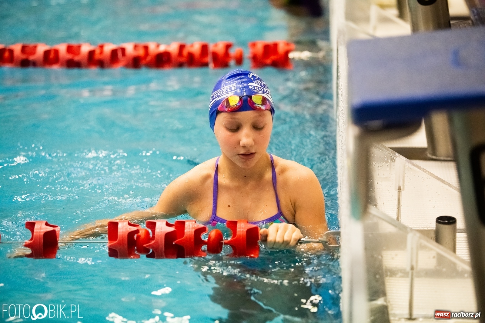 Zdjęcie w galerii na portalu naszraciborz.pl: Mikołajkowe zawody pływackie w ZSOMS wiadomości z regionu