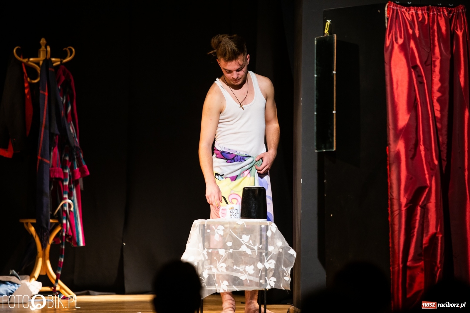 Zdjęcie w galerii na portalu naszraciborz.pl: Wieczór teatralny grupy Czwarta Ściana wiadomości z regionu