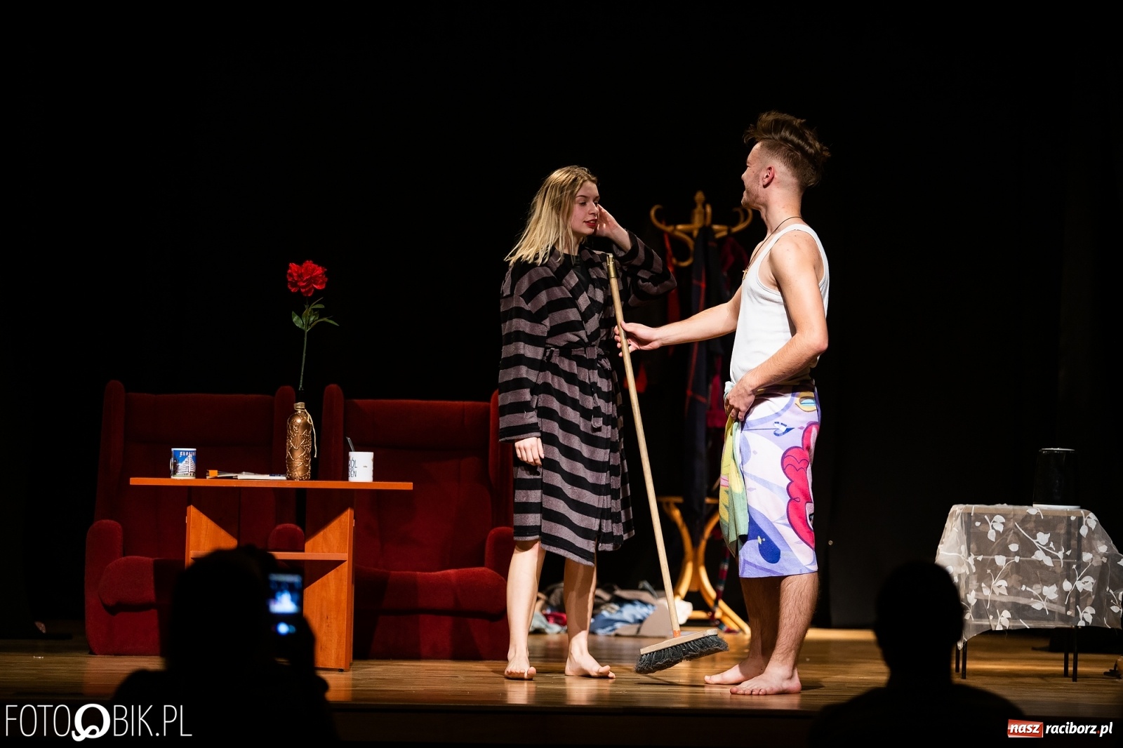 Zdjęcie w galerii na portalu naszraciborz.pl: Wieczór teatralny grupy Czwarta Ściana wiadomości z regionu