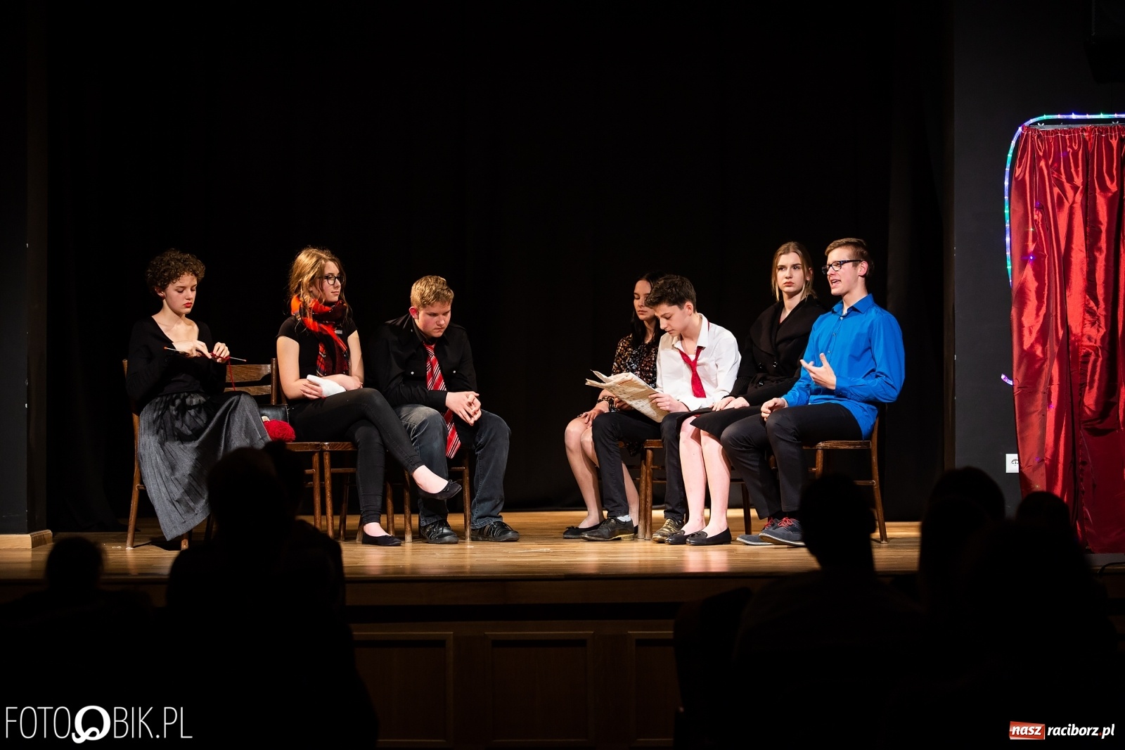 Zdjęcie w galerii na portalu naszraciborz.pl: Wieczór teatralny grupy Czwarta Ściana wiadomości z regionu