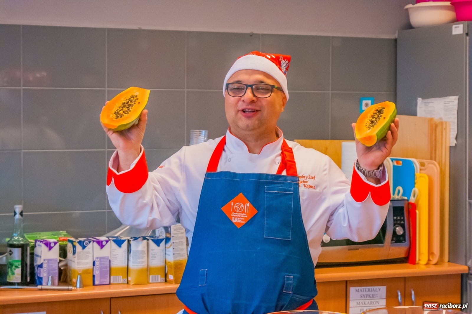 Zdjęcie w galerii na portalu naszraciborz.pl: Pysznie, zdrowo i kolorowo. Mikołajkowe warsztaty kulinarne w SP 1 [FOTO] wiadomości z regionu