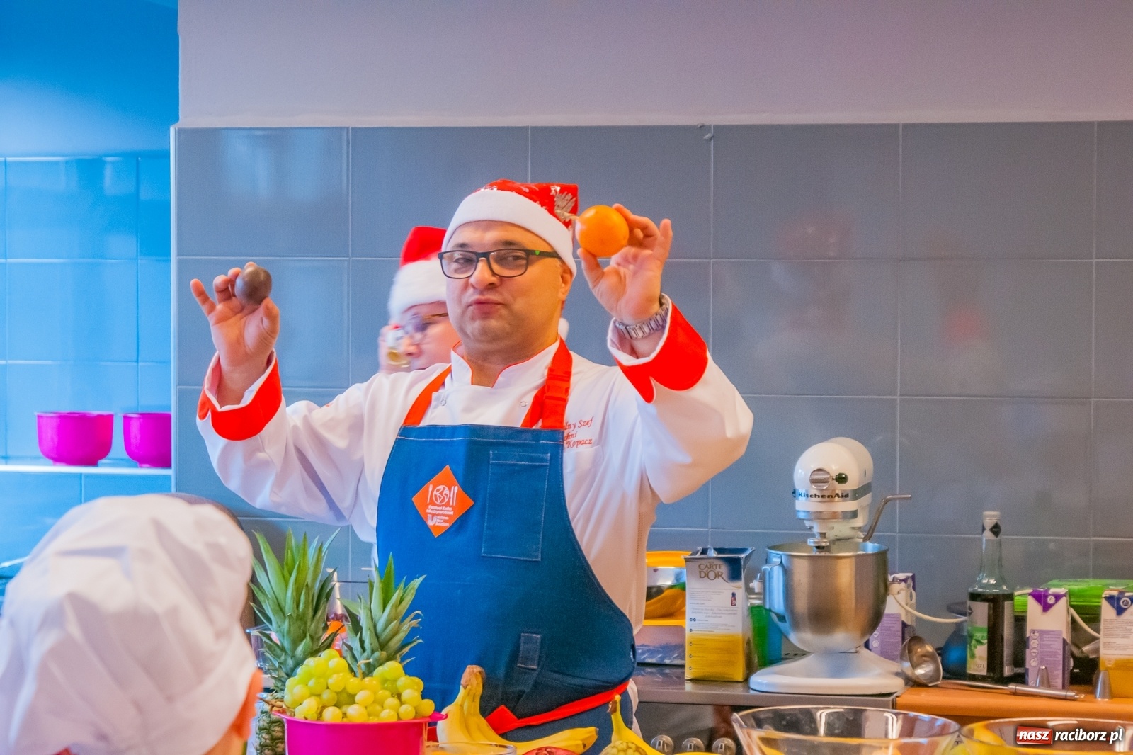 Zdjęcie w galerii na portalu naszraciborz.pl: Pysznie, zdrowo i kolorowo. Mikołajkowe warsztaty kulinarne w SP 1 [FOTO] wiadomości z regionu