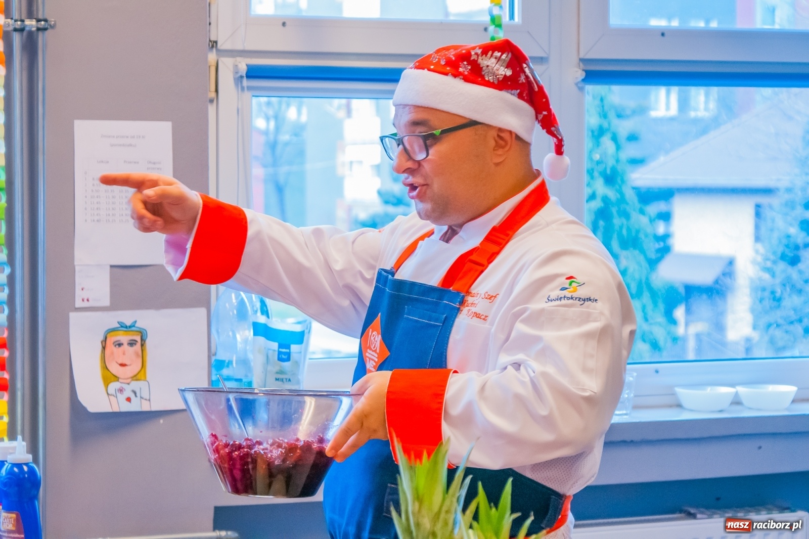Zdjęcie w galerii na portalu naszraciborz.pl: Pysznie, zdrowo i kolorowo. Mikołajkowe warsztaty kulinarne w SP 1 [FOTO] wiadomości z regionu