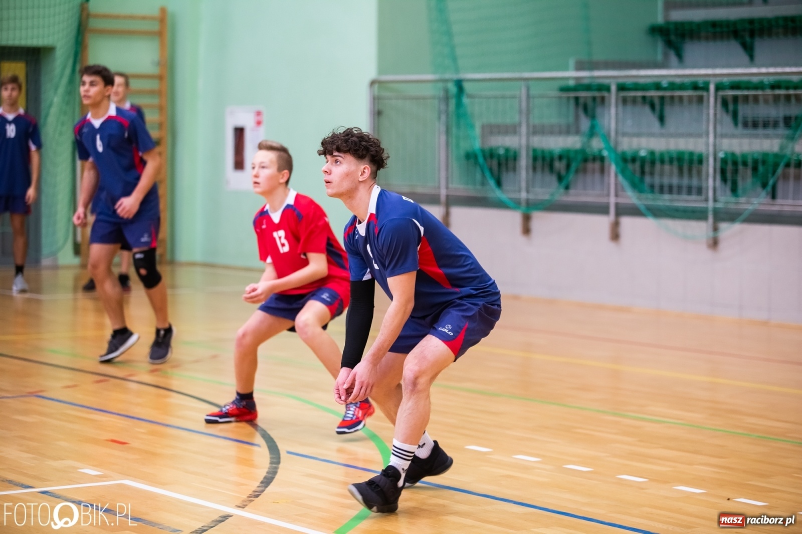 Zdjęcie w galerii na portalu naszraciborz.pl: Turniej Mikołajkowy w Piłce Siatkowej w Arenie Rafako wiadomości z regionu