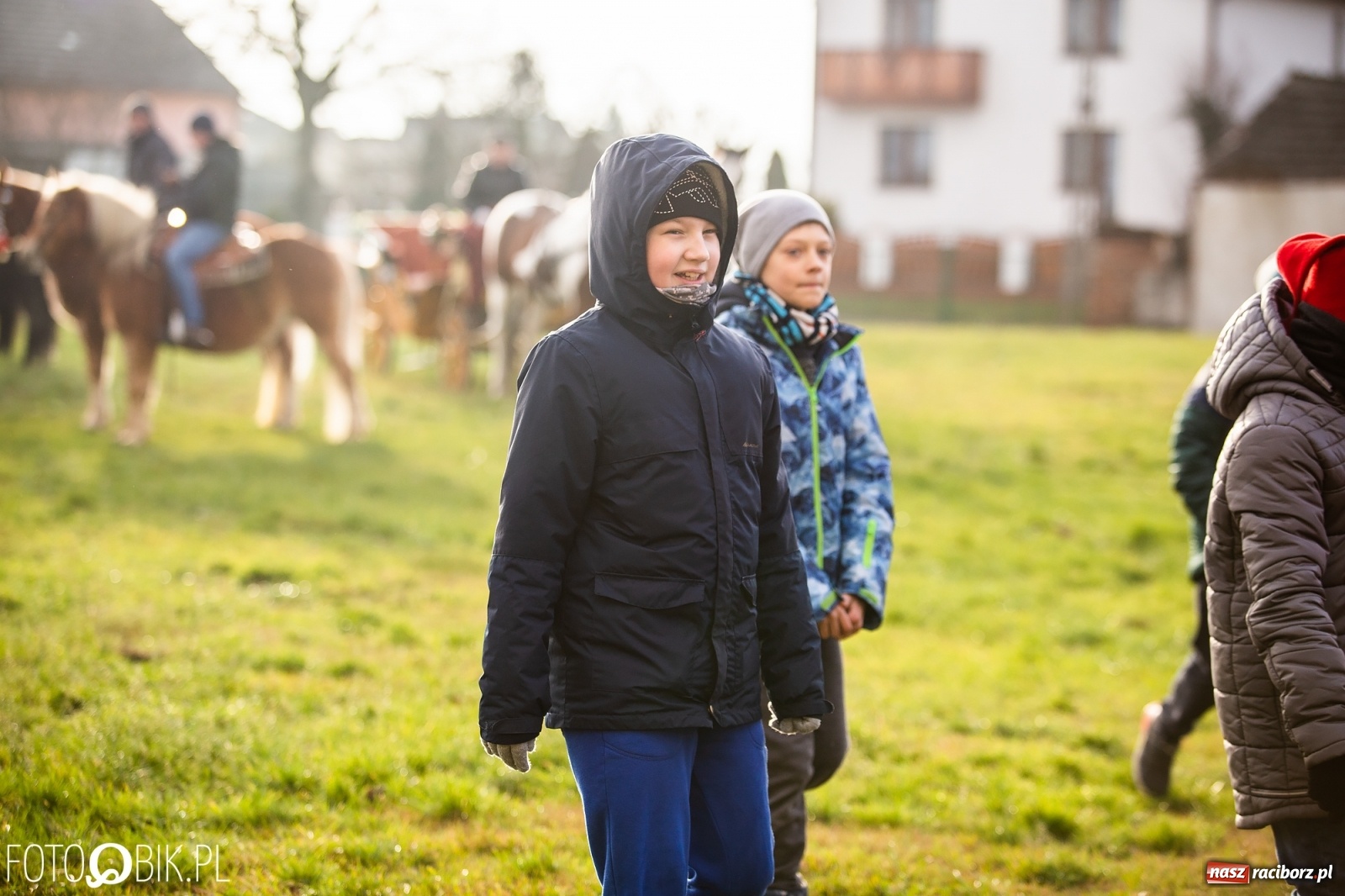 Zdjęcie w galerii na portalu naszraciborz.pl: W Krzanowicach przeszła dziś procesja konna na św. Mikołaja wiadomości z regionu