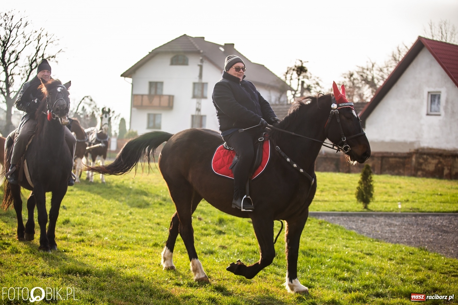 Zdjęcie w galerii na portalu naszraciborz.pl: W Krzanowicach przeszła dziś procesja konna na św. Mikołaja wiadomości z regionu