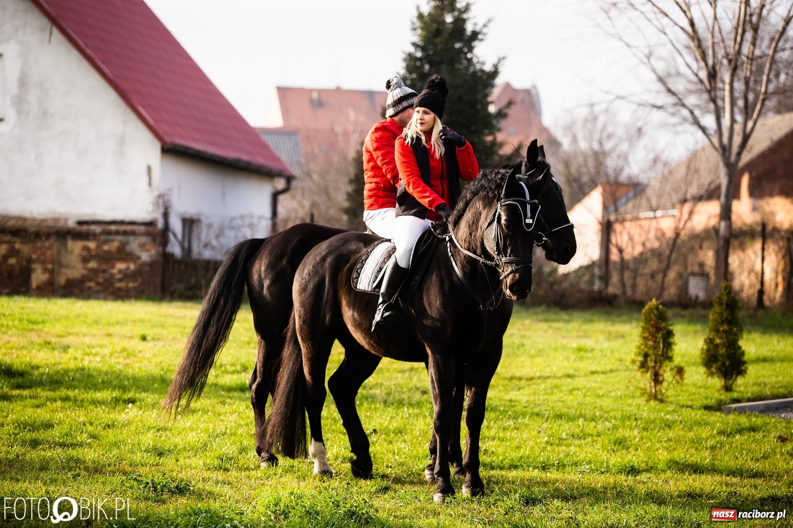 Zdjęcie w galerii na portalu naszraciborz.pl: W Krzanowicach przeszła dziś procesja konna na św. Mikołaja wiadomości z regionu