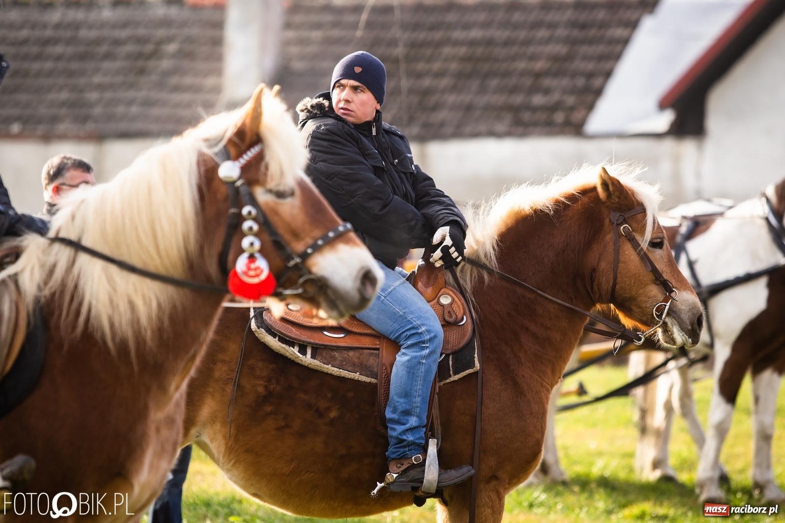 Zdjęcie w galerii na portalu naszraciborz.pl: W Krzanowicach przeszła dziś procesja konna na św. Mikołaja wiadomości z regionu