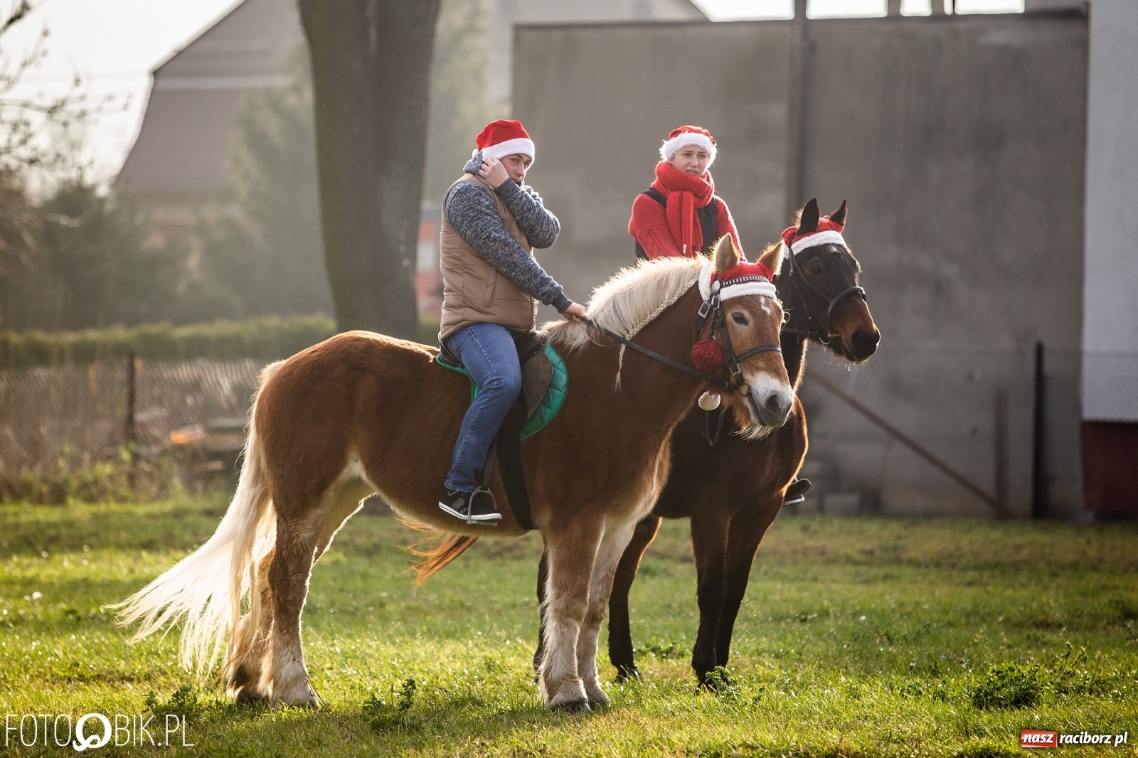 Zdjęcie w galerii na portalu naszraciborz.pl: W Krzanowicach przeszła dziś procesja konna na św. Mikołaja wiadomości z regionu