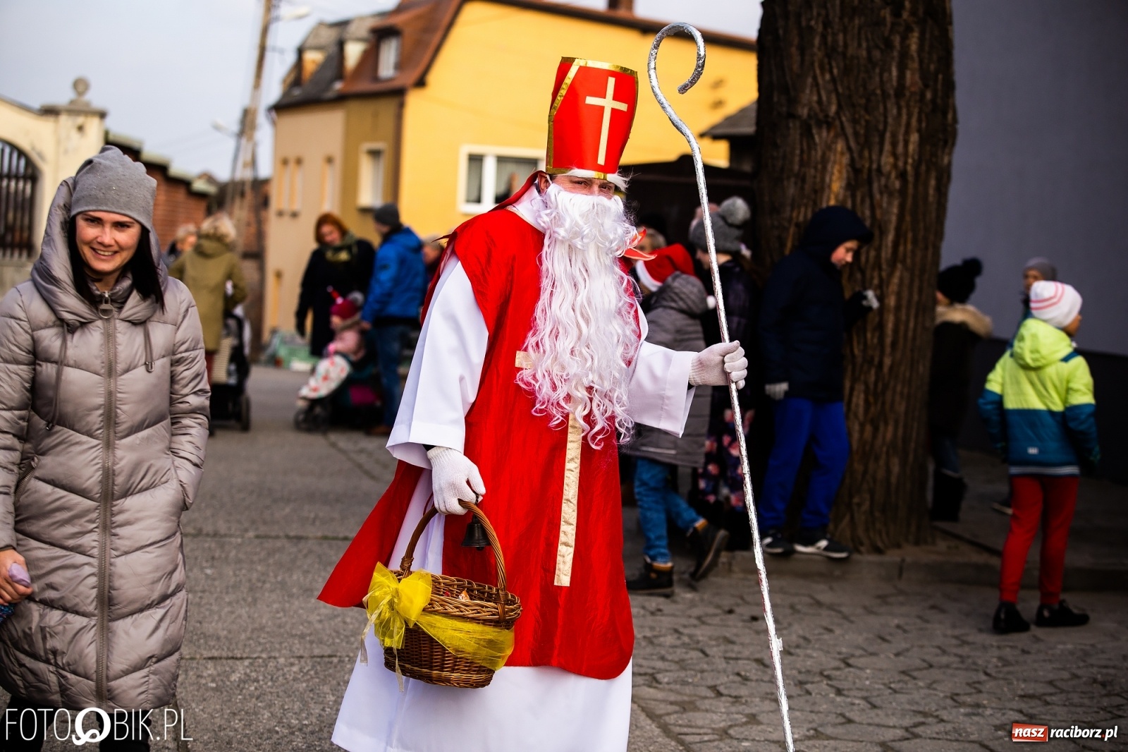 Zdjęcie w galerii na portalu naszraciborz.pl: W Krzanowicach przeszła dziś procesja konna na św. Mikołaja wiadomości z regionu