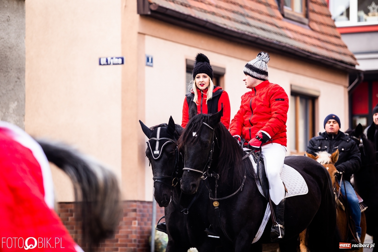 Zdjęcie w galerii na portalu naszraciborz.pl: W Krzanowicach przeszła dziś procesja konna na św. Mikołaja wiadomości z regionu