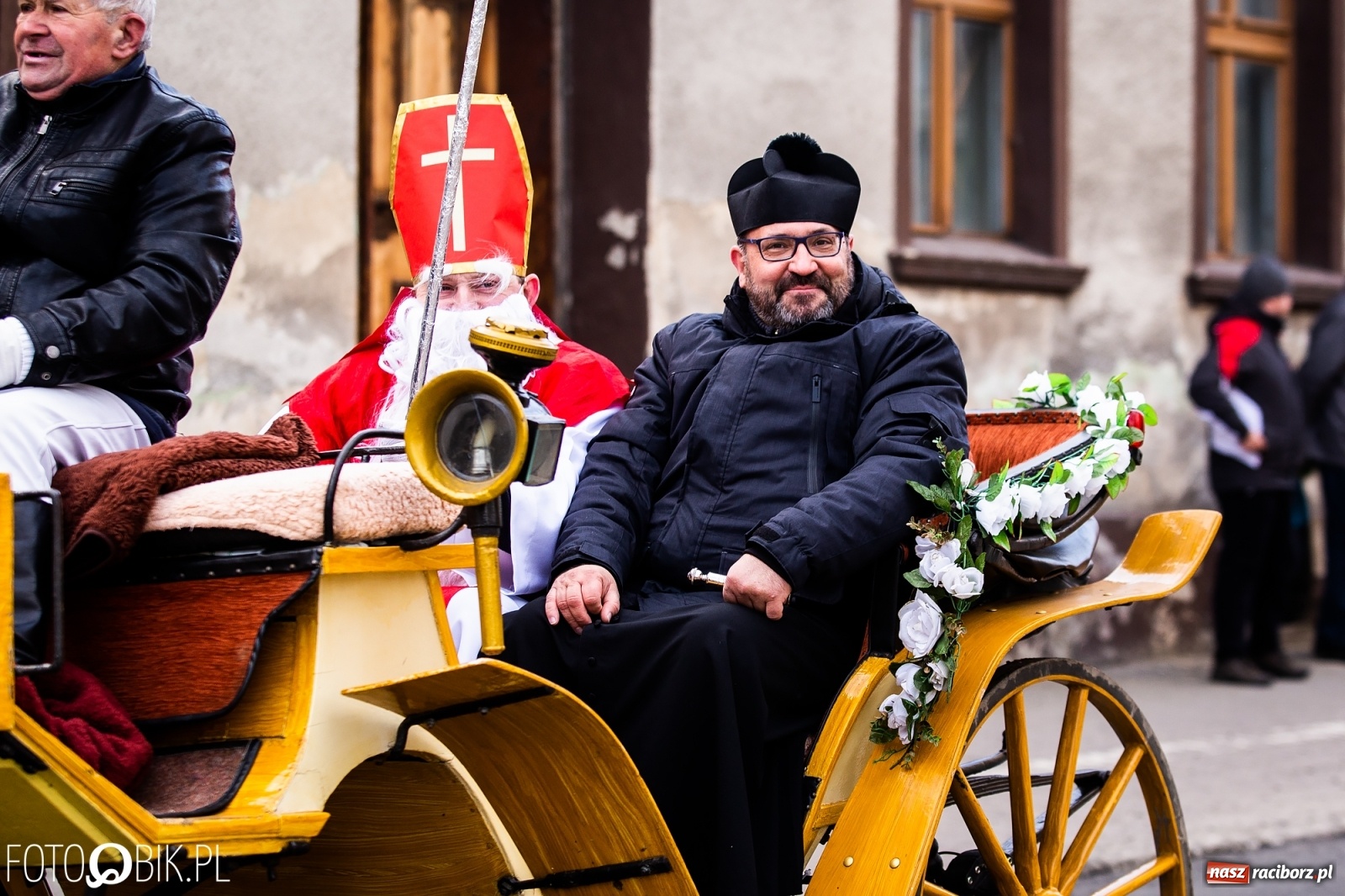 Zdjęcie w galerii na portalu naszraciborz.pl: W Krzanowicach przeszła dziś procesja konna na św. Mikołaja wiadomości z regionu