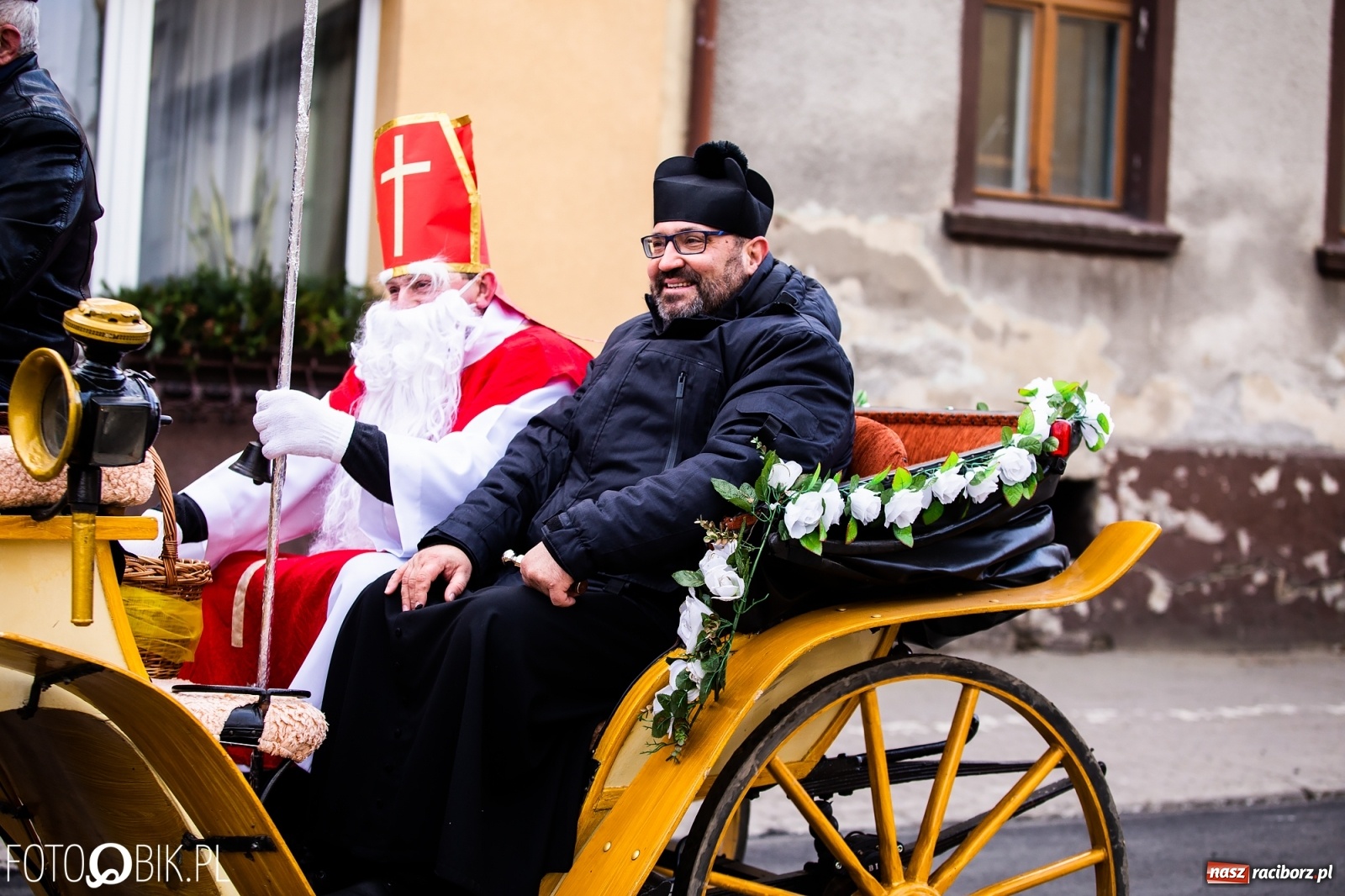 Zdjęcie w galerii na portalu naszraciborz.pl: W Krzanowicach przeszła dziś procesja konna na św. Mikołaja wiadomości z regionu