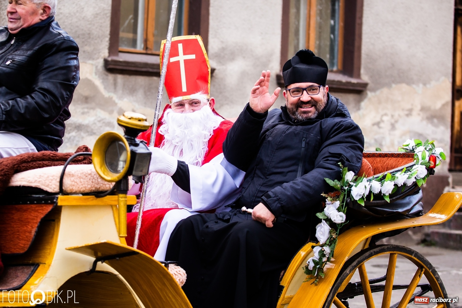 Zdjęcie w galerii na portalu naszraciborz.pl: W Krzanowicach przeszła dziś procesja konna na św. Mikołaja wiadomości z regionu