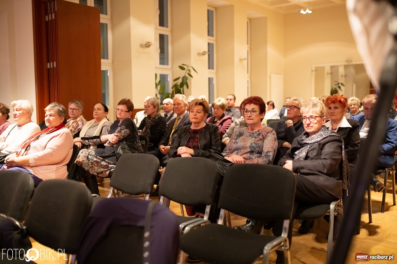 Zdjęcie w galerii na portalu naszraciborz.pl: Pani Józia i Źródło z Laurami Wolontariatu  wiadomości z regionu