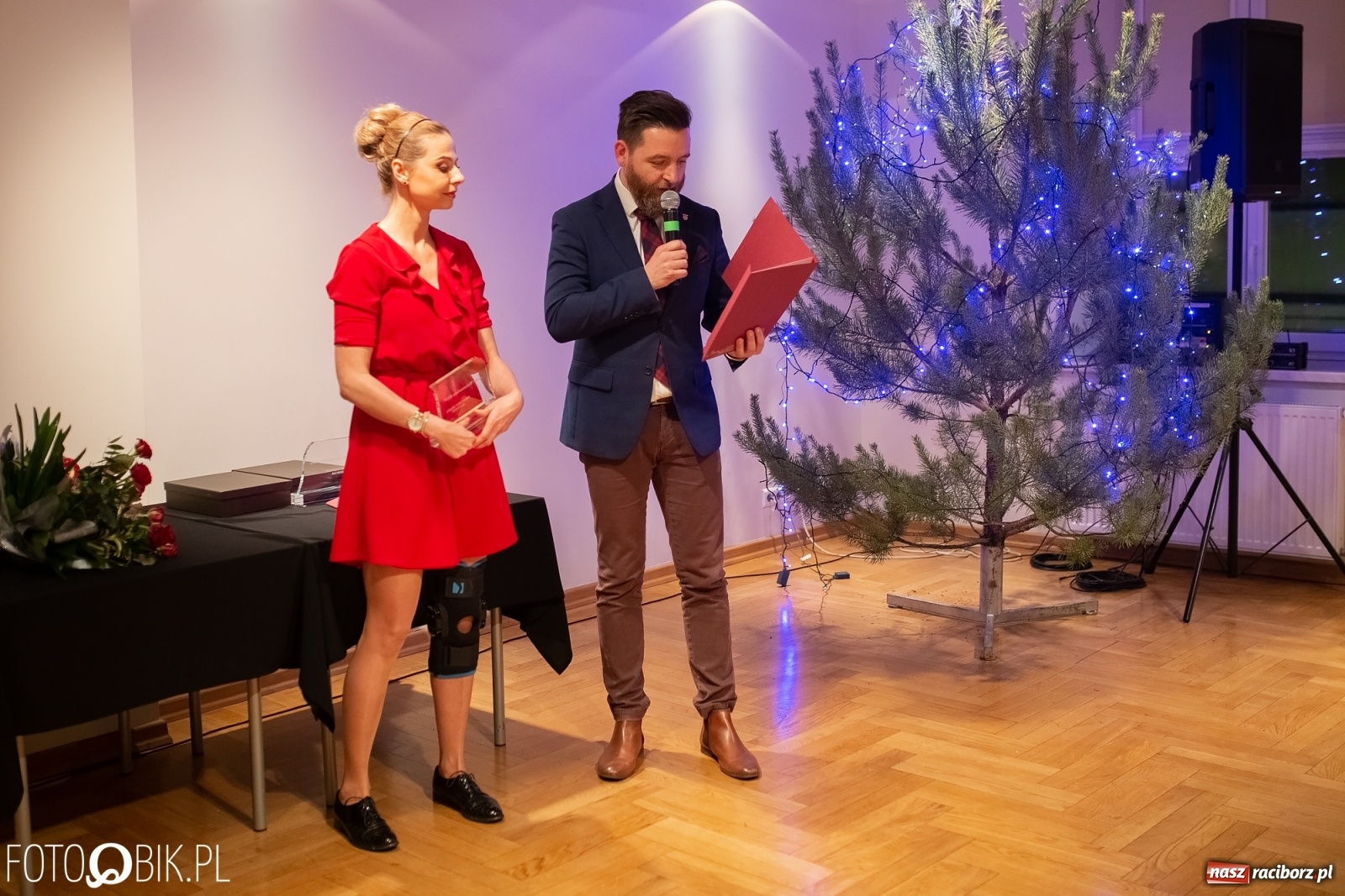 Zdjęcie w galerii na portalu naszraciborz.pl: Pani Józia i Źródło z Laurami Wolontariatu  wiadomości z regionu