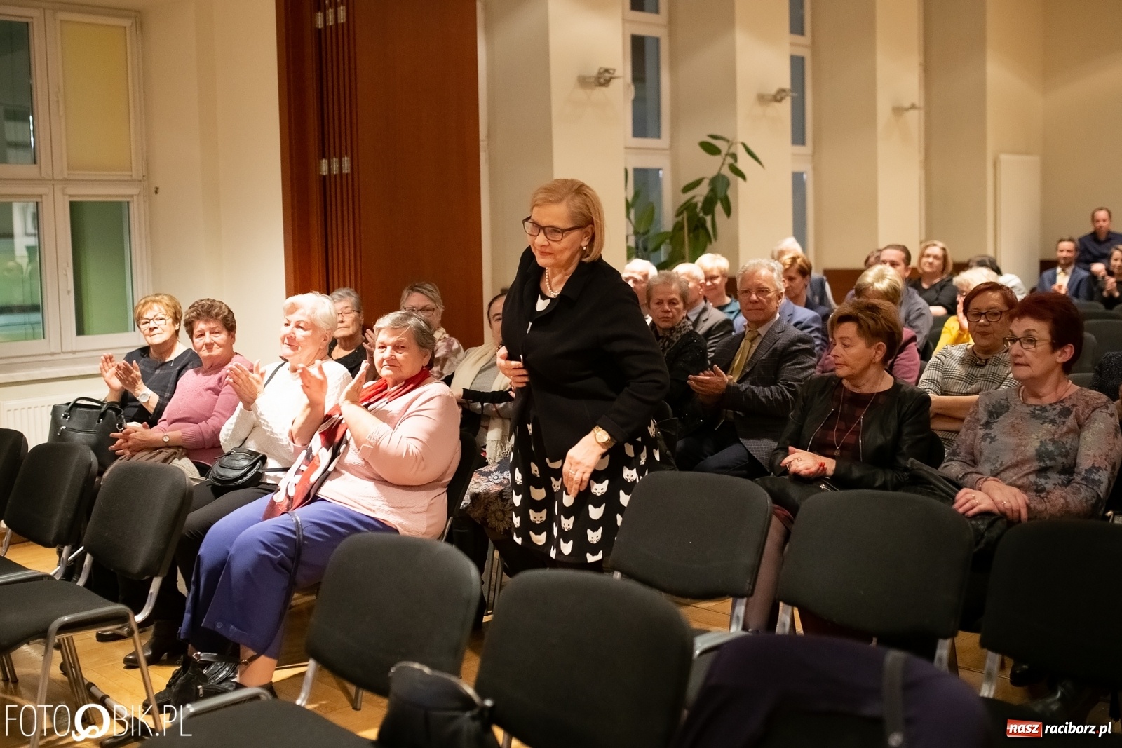 Zdjęcie w galerii na portalu naszraciborz.pl: Pani Józia i Źródło z Laurami Wolontariatu  wiadomości z regionu