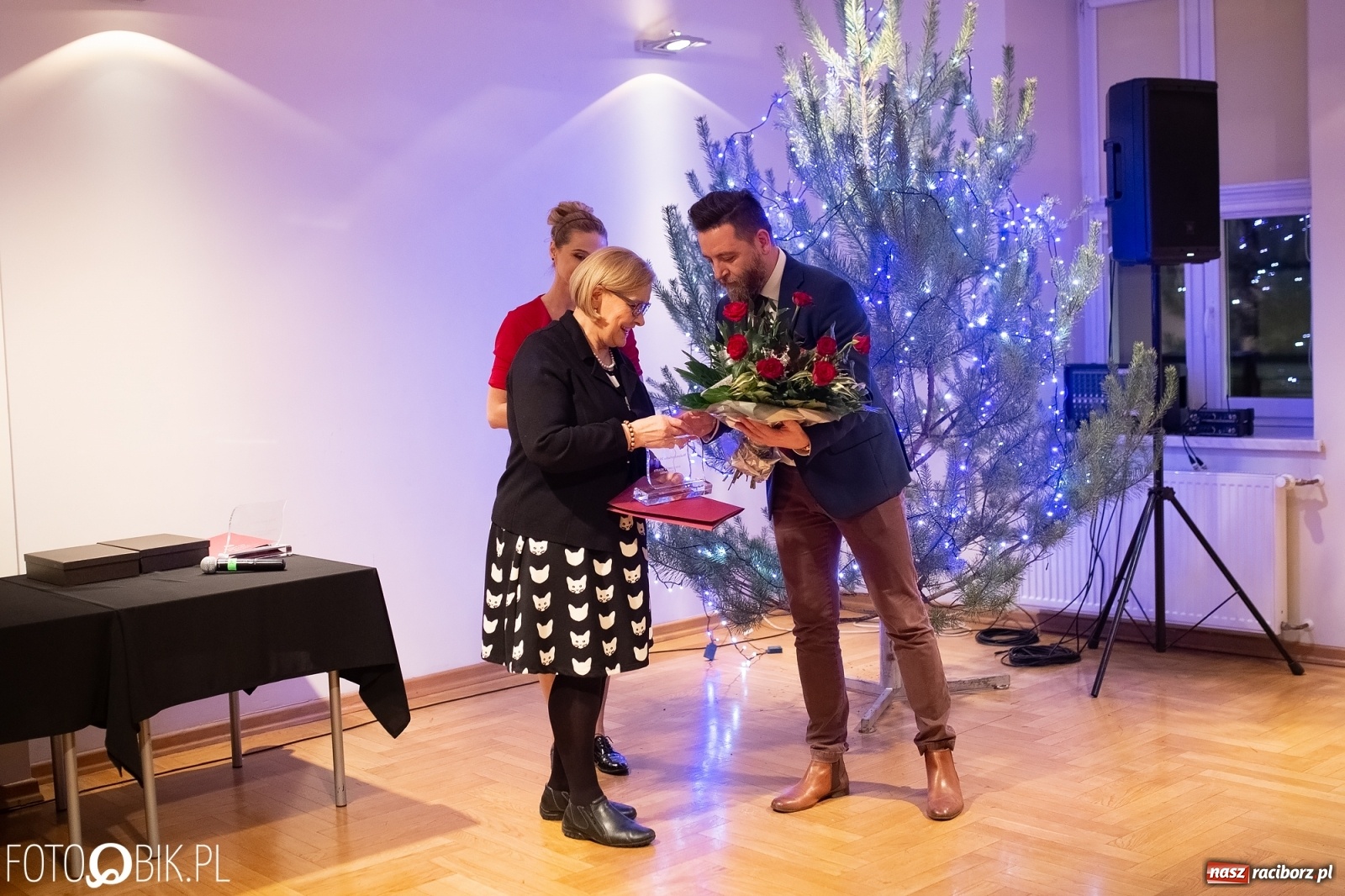 Zdjęcie w galerii na portalu naszraciborz.pl: Pani Józia i Źródło z Laurami Wolontariatu  wiadomości z regionu