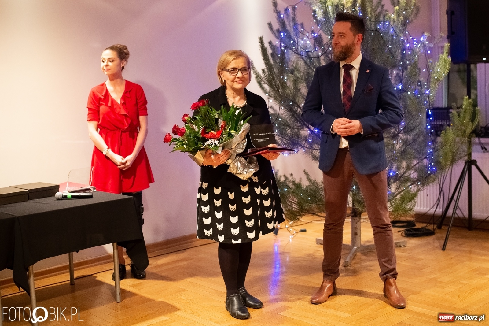 Zdjęcie w galerii na portalu naszraciborz.pl: Pani Józia i Źródło z Laurami Wolontariatu  wiadomości z regionu