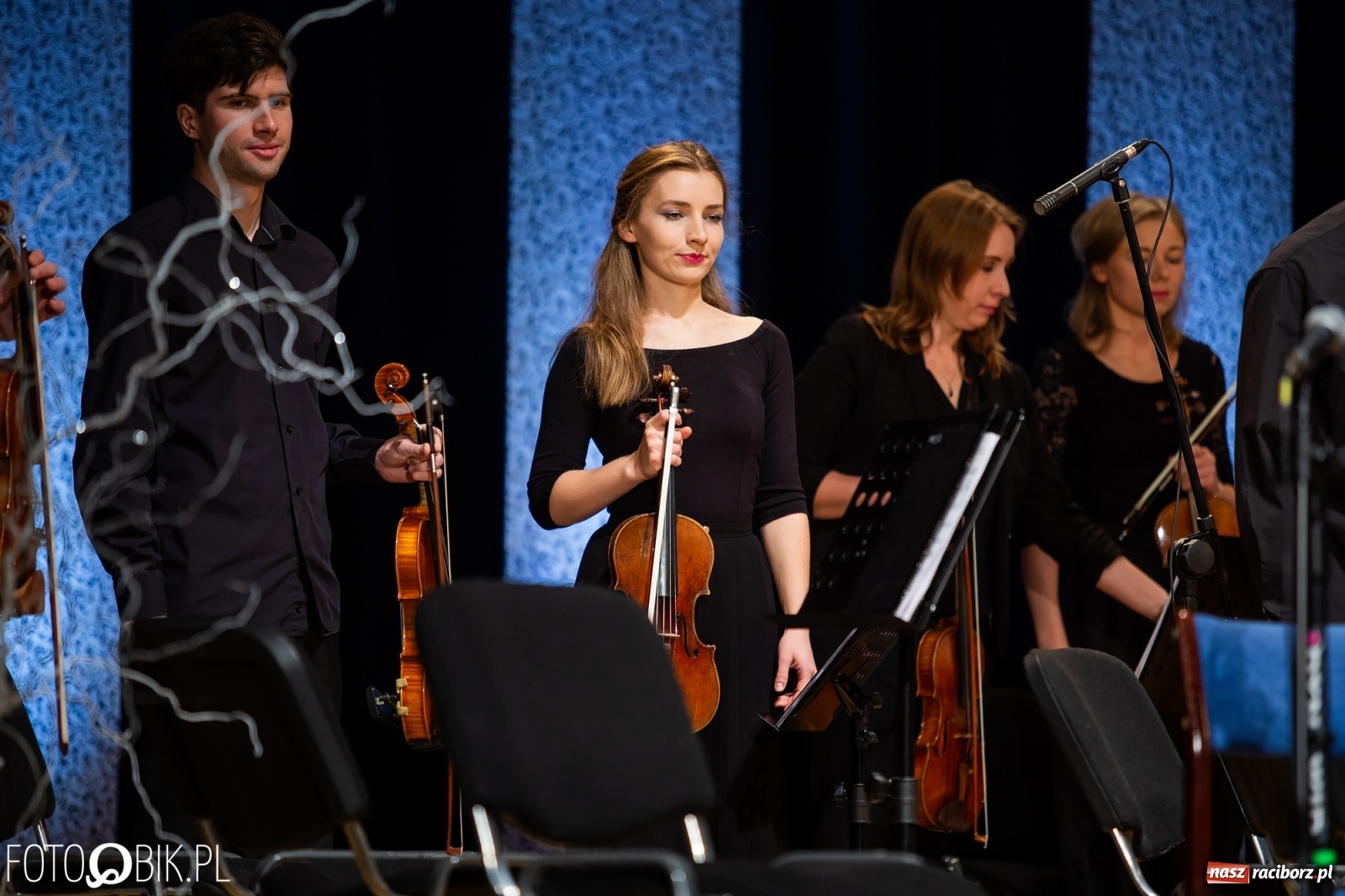 Zdjęcie w galerii na portalu naszraciborz.pl: Najpiękniejsze kolędy zabrzmiały w RCK. Olga Bończyk na scenie! wiadomości z regionu