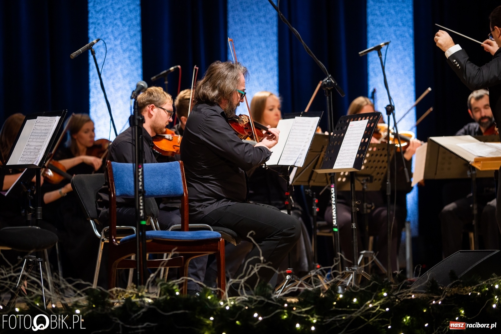 Zdjęcie w galerii na portalu naszraciborz.pl: Najpiękniejsze kolędy zabrzmiały w RCK. Olga Bończyk na scenie! wiadomości z regionu