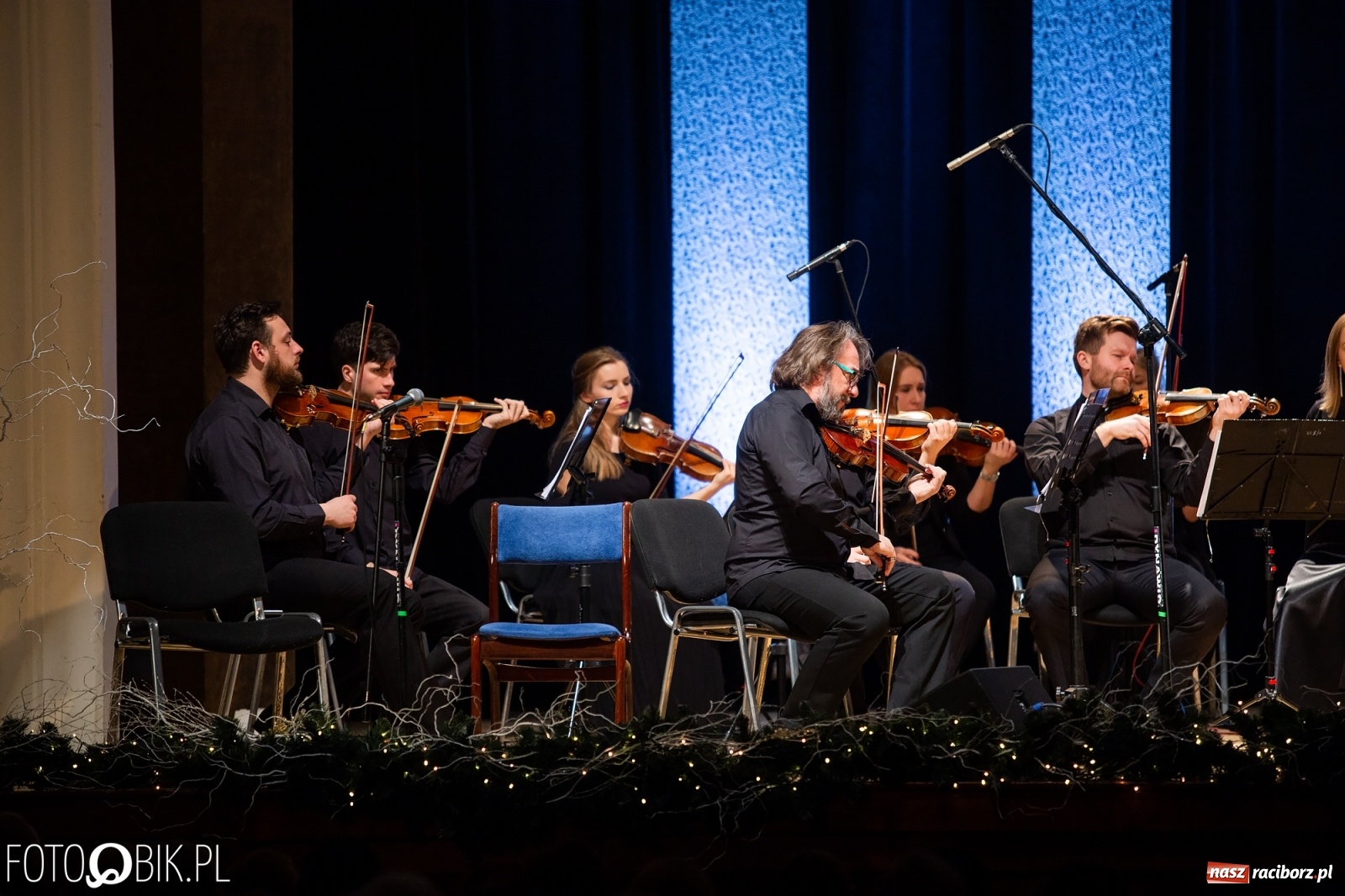 Zdjęcie w galerii na portalu naszraciborz.pl: Najpiękniejsze kolędy zabrzmiały w RCK. Olga Bończyk na scenie! wiadomości z regionu