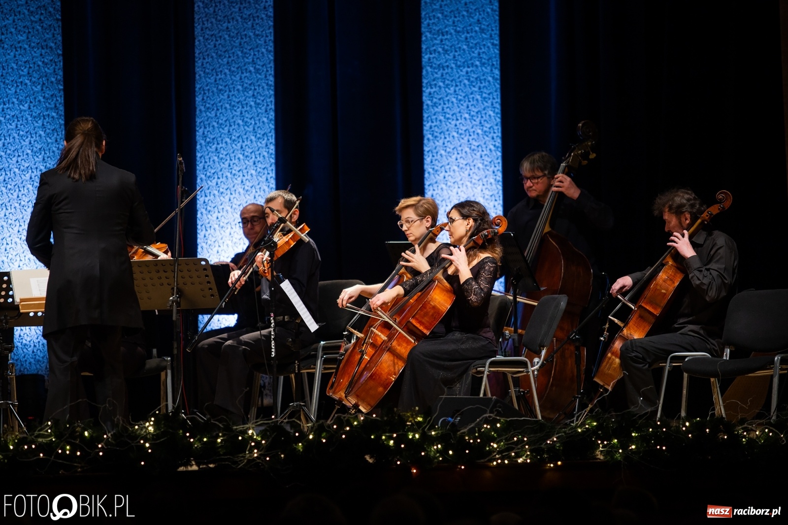Zdjęcie w galerii na portalu naszraciborz.pl: Najpiękniejsze kolędy zabrzmiały w RCK. Olga Bończyk na scenie! wiadomości z regionu