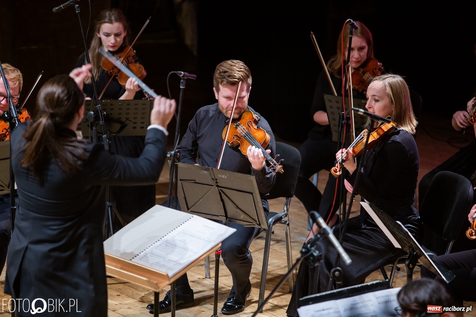 Zdjęcie w galerii na portalu naszraciborz.pl: Najpiękniejsze kolędy zabrzmiały w RCK. Olga Bończyk na scenie! wiadomości z regionu