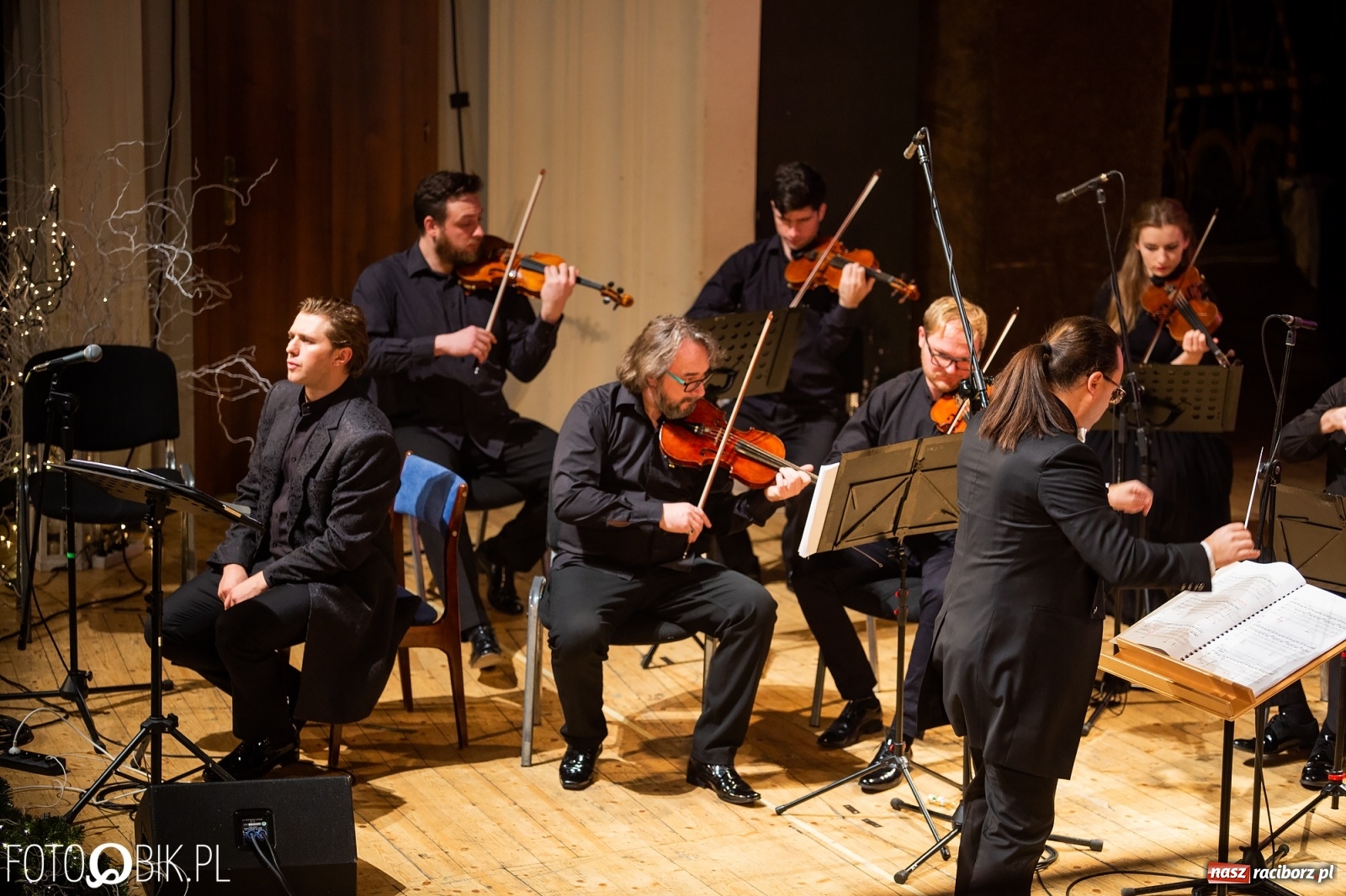 Zdjęcie w galerii na portalu naszraciborz.pl: Najpiękniejsze kolędy zabrzmiały w RCK. Olga Bończyk na scenie! wiadomości z regionu
