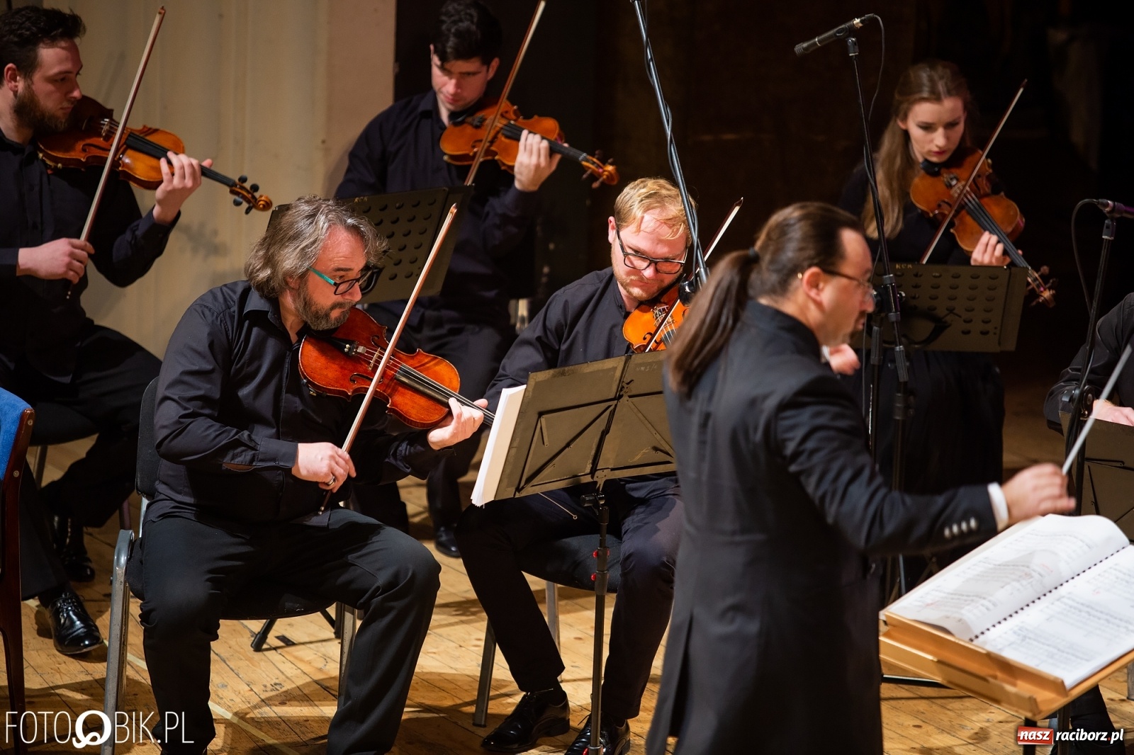 Zdjęcie w galerii na portalu naszraciborz.pl: Najpiękniejsze kolędy zabrzmiały w RCK. Olga Bończyk na scenie! wiadomości z regionu