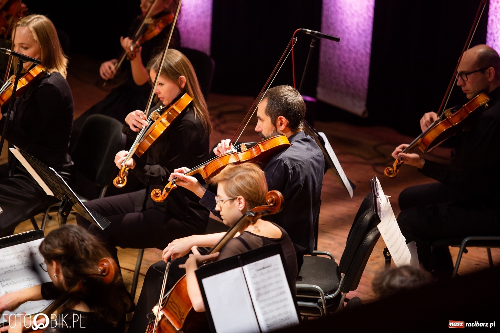 Zdjęcie w galerii na portalu naszraciborz.pl: Najpiękniejsze kolędy zabrzmiały w RCK. Olga Bończyk na scenie! wiadomości z regionu