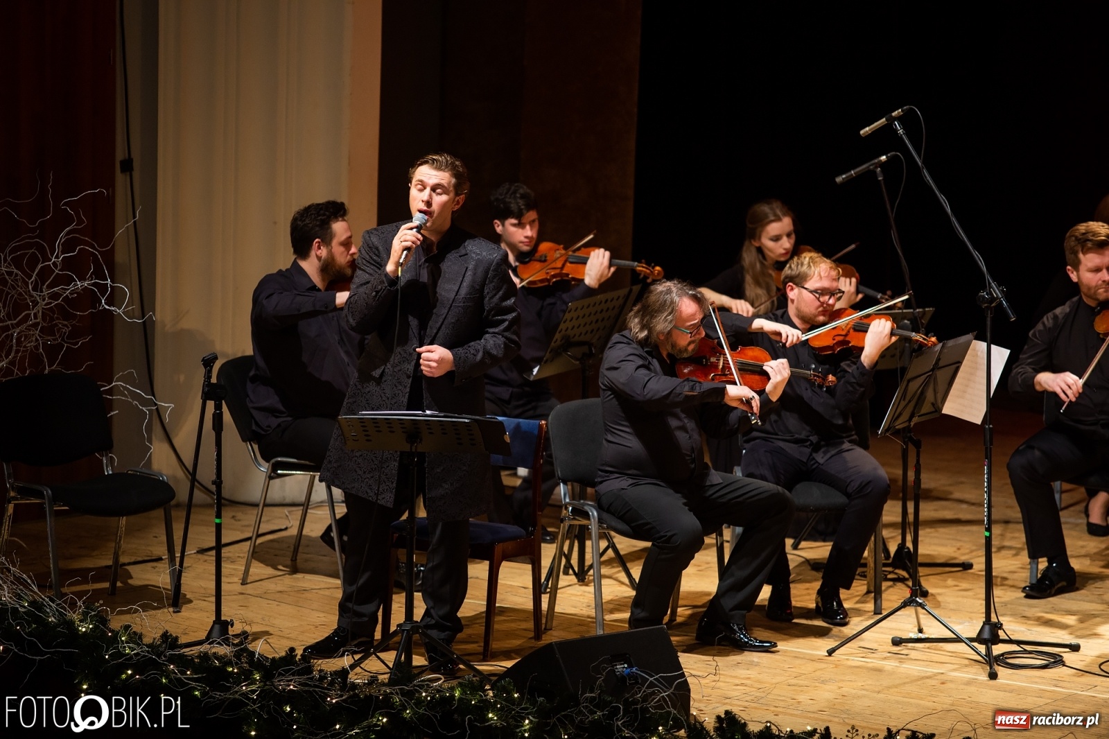 Zdjęcie w galerii na portalu naszraciborz.pl: Najpiękniejsze kolędy zabrzmiały w RCK. Olga Bończyk na scenie! wiadomości z regionu