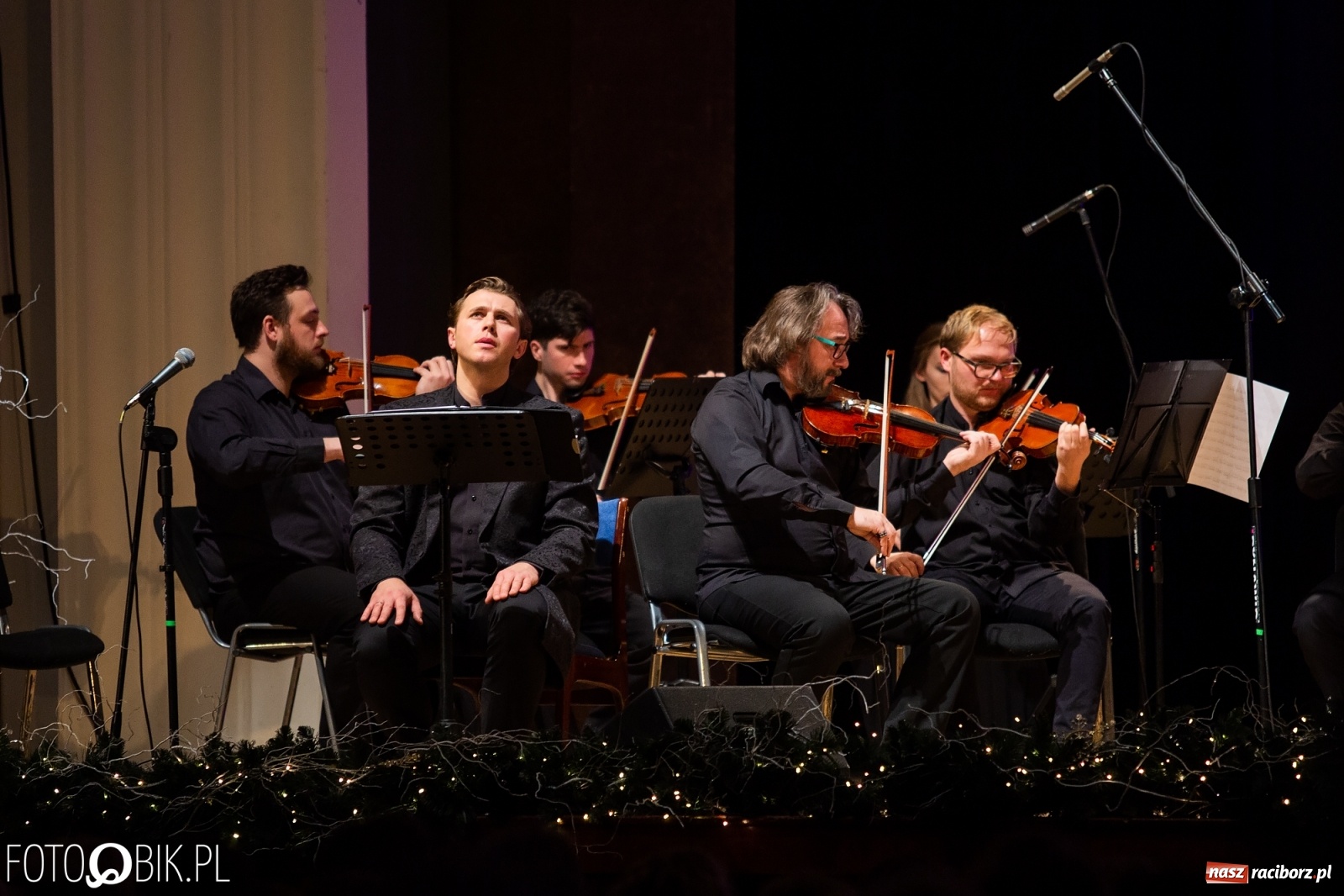 Zdjęcie w galerii na portalu naszraciborz.pl: Najpiękniejsze kolędy zabrzmiały w RCK. Olga Bończyk na scenie! wiadomości z regionu
