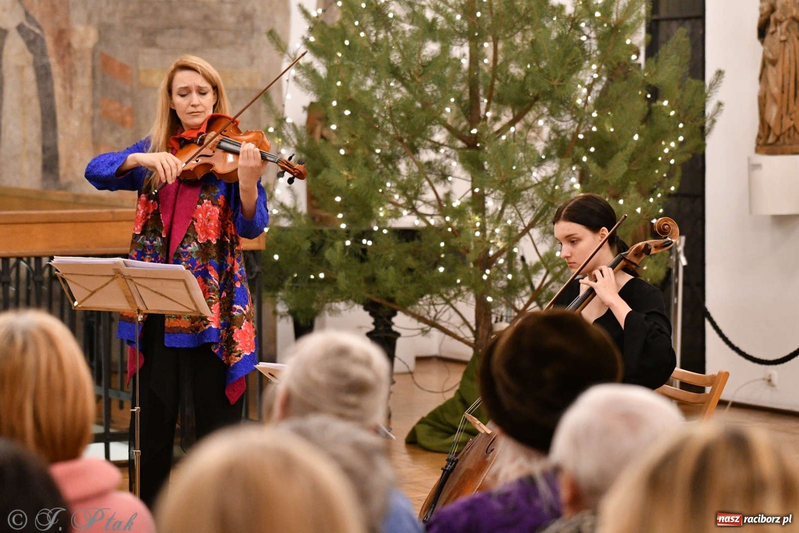 Zdjęcie w galerii na portalu naszraciborz.pl: Kameralna podróż w świat przebojowej klasyki  wiadomości z regionu