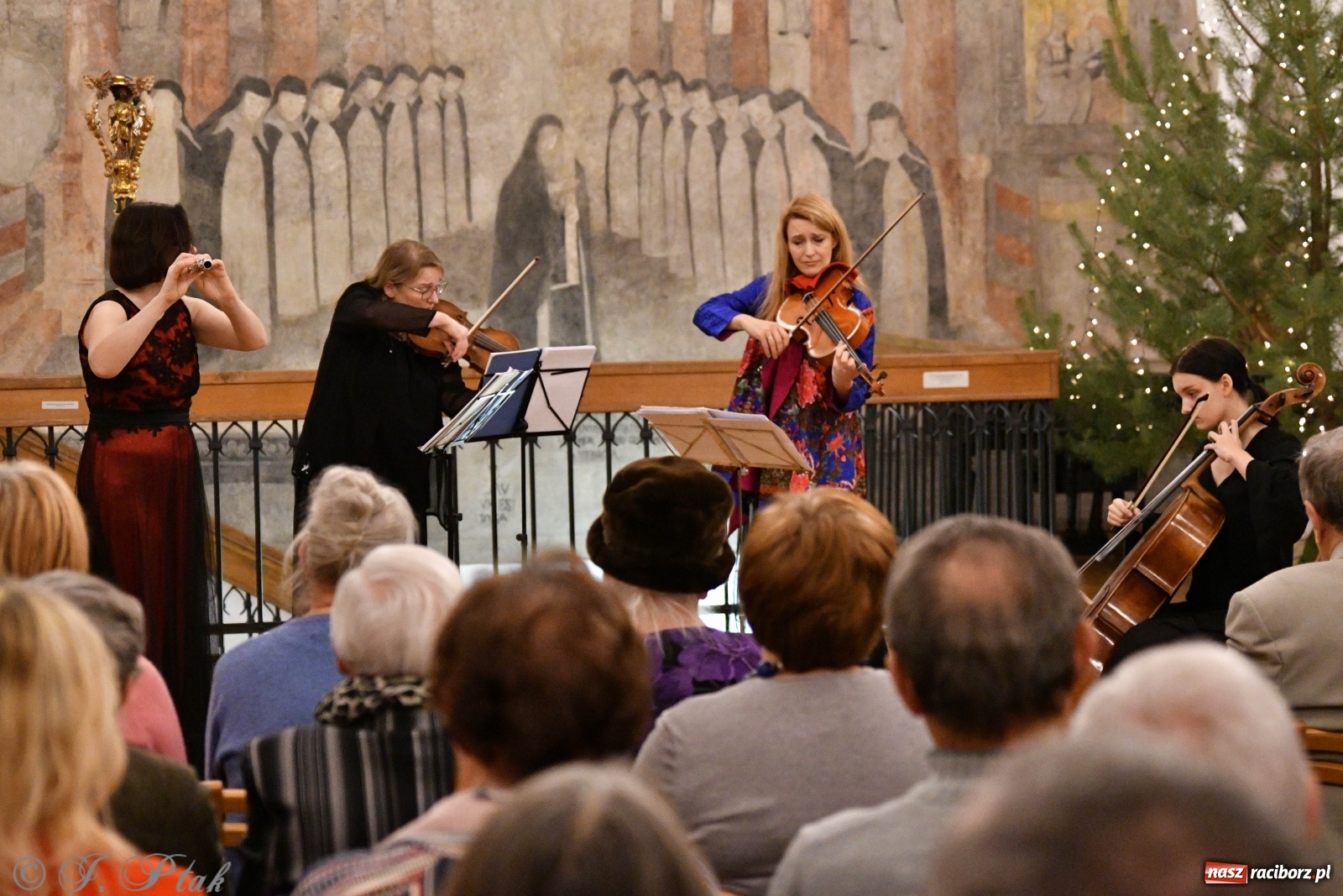 Zdjęcie w galerii na portalu naszraciborz.pl: Kameralna podróż w świat przebojowej klasyki  wiadomości z regionu