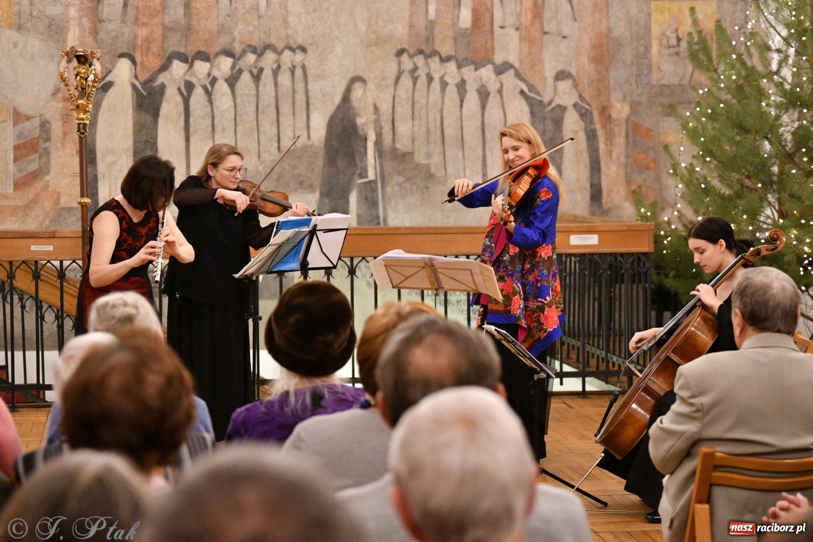 Zdjęcie w galerii na portalu naszraciborz.pl: Kameralna podróż w świat przebojowej klasyki  wiadomości z regionu