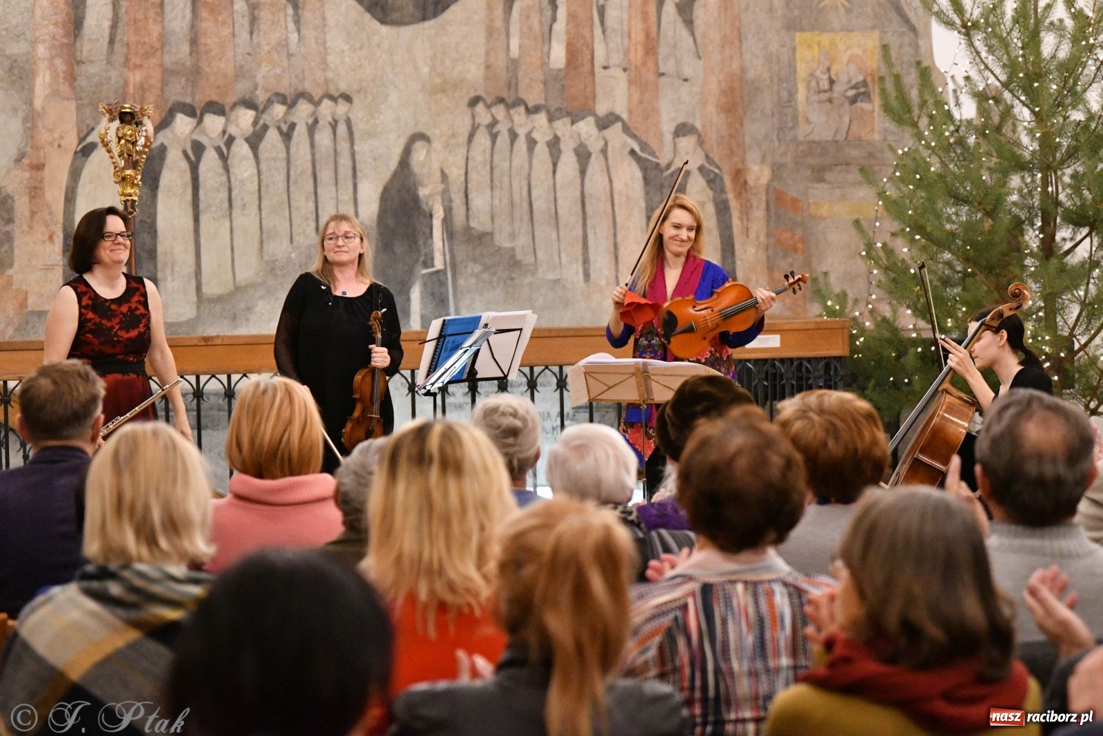 Zdjęcie w galerii na portalu naszraciborz.pl: Kameralna podróż w świat przebojowej klasyki  wiadomości z regionu
