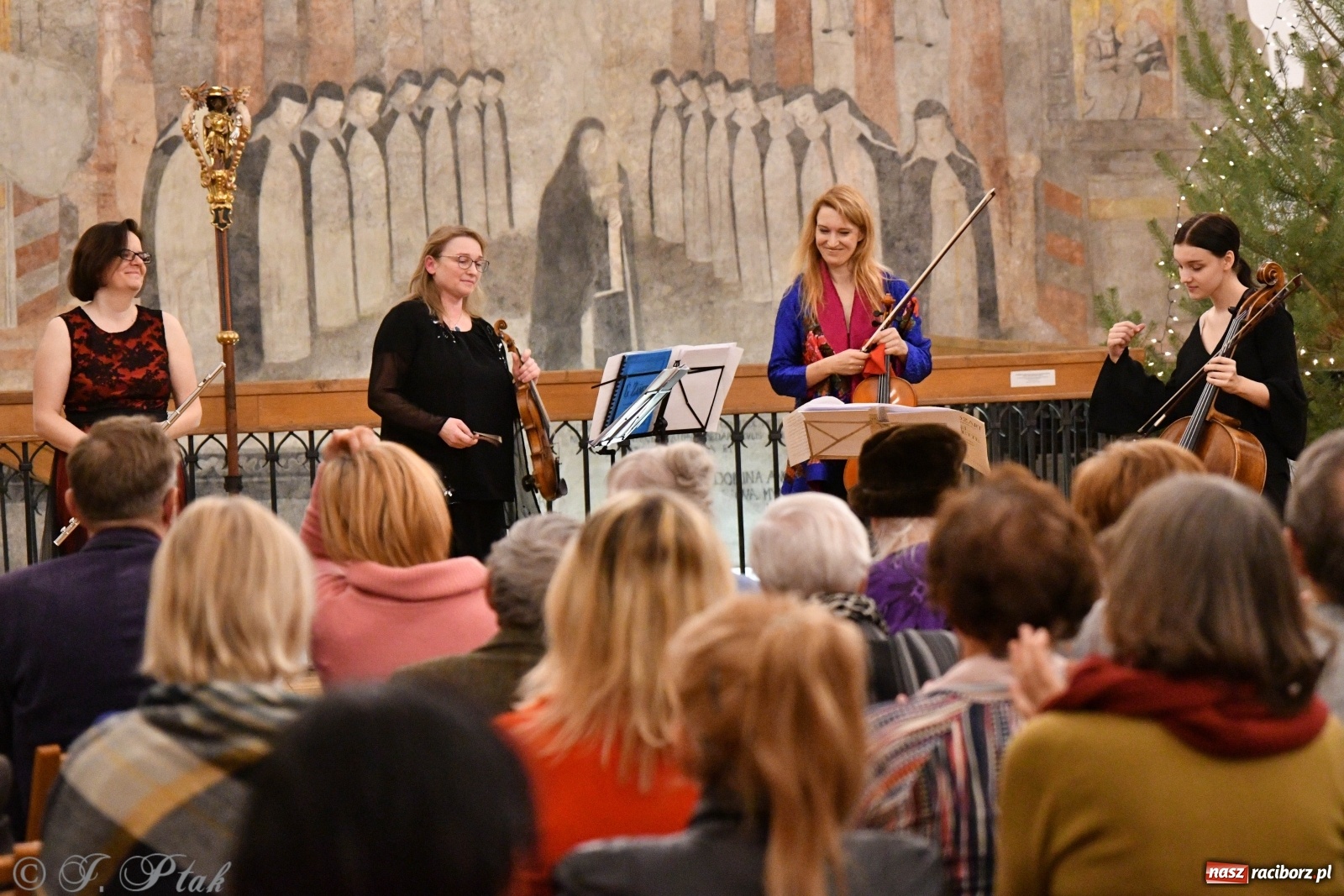 Zdjęcie w galerii na portalu naszraciborz.pl: Kameralna podróż w świat przebojowej klasyki  wiadomości z regionu