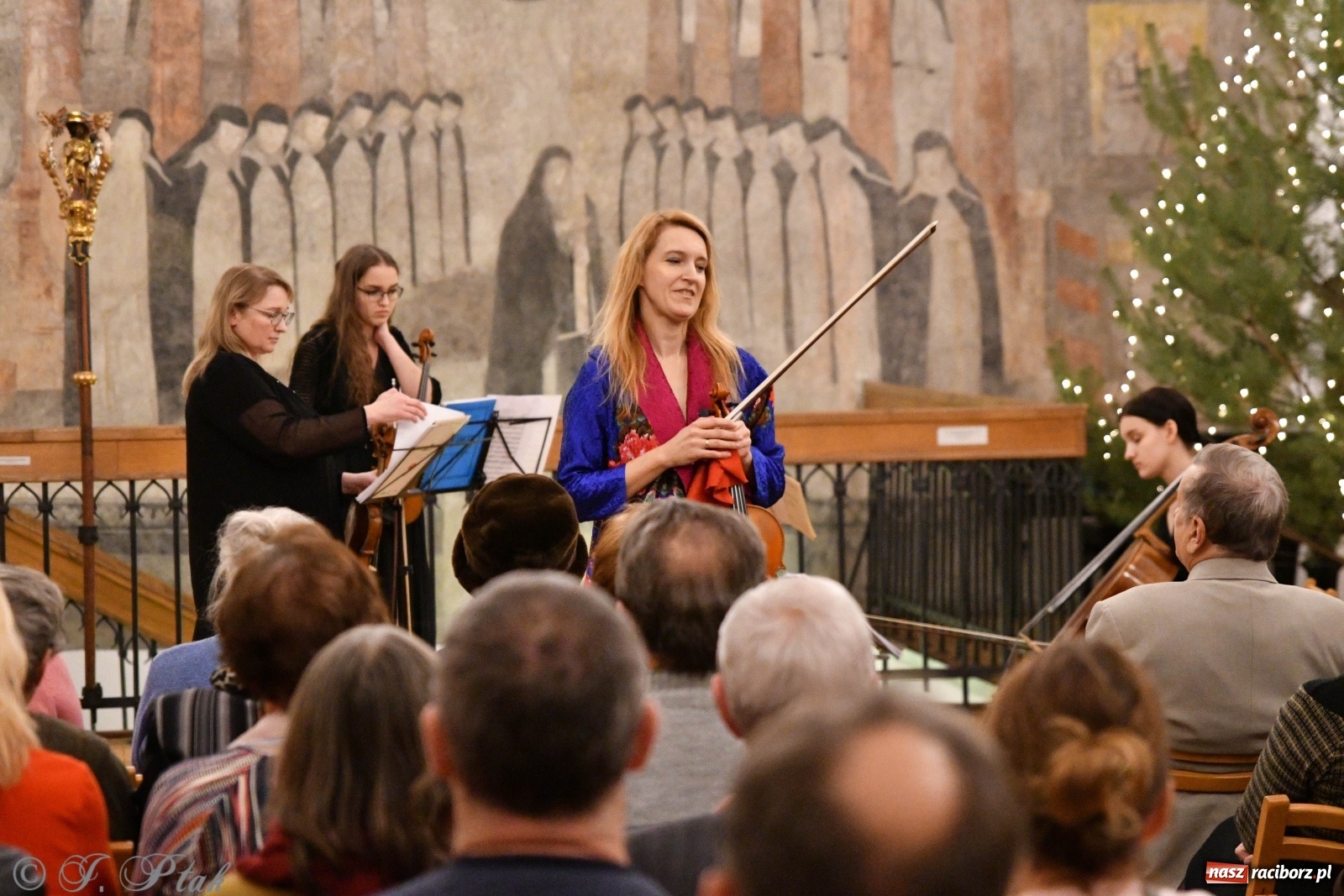 Zdjęcie w galerii na portalu naszraciborz.pl: Kameralna podróż w świat przebojowej klasyki  wiadomości z regionu