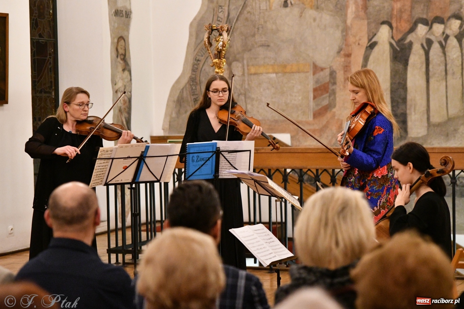 Zdjęcie w galerii na portalu naszraciborz.pl: Kameralna podróż w świat przebojowej klasyki  wiadomości z regionu