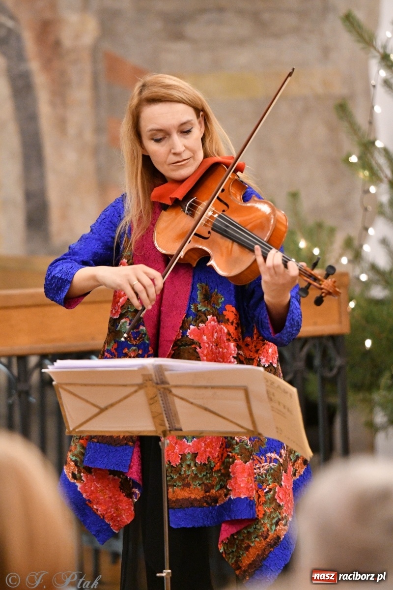 Zdjęcie w galerii na portalu naszraciborz.pl: Kameralna podróż w świat przebojowej klasyki  wiadomości z regionu