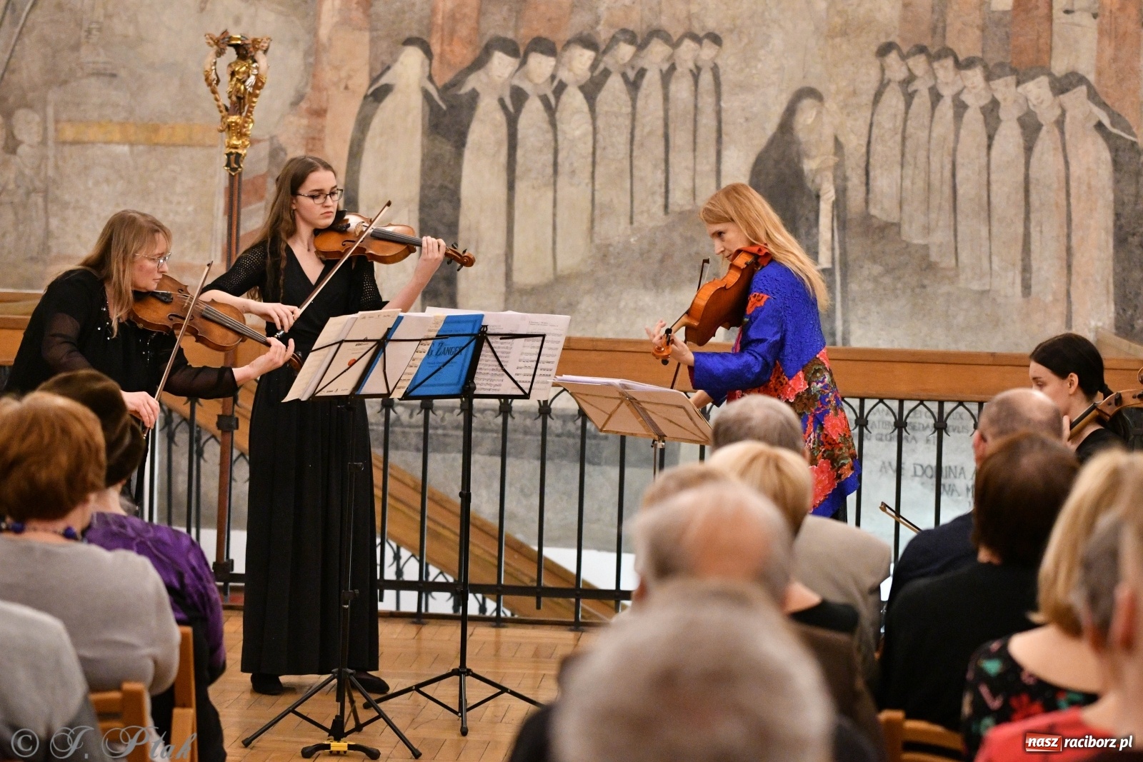Zdjęcie w galerii na portalu naszraciborz.pl: Kameralna podróż w świat przebojowej klasyki  wiadomości z regionu