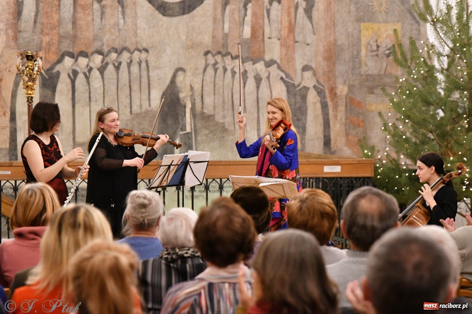 Zdjęcie w galerii na portalu naszraciborz.pl: Kameralna podróż w świat przebojowej klasyki  wiadomości z regionu