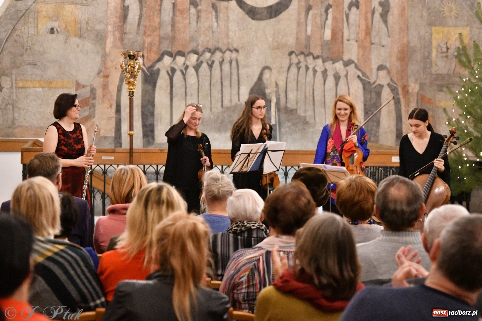 Zdjęcie w galerii na portalu naszraciborz.pl: Kameralna podróż w świat przebojowej klasyki  wiadomości z regionu