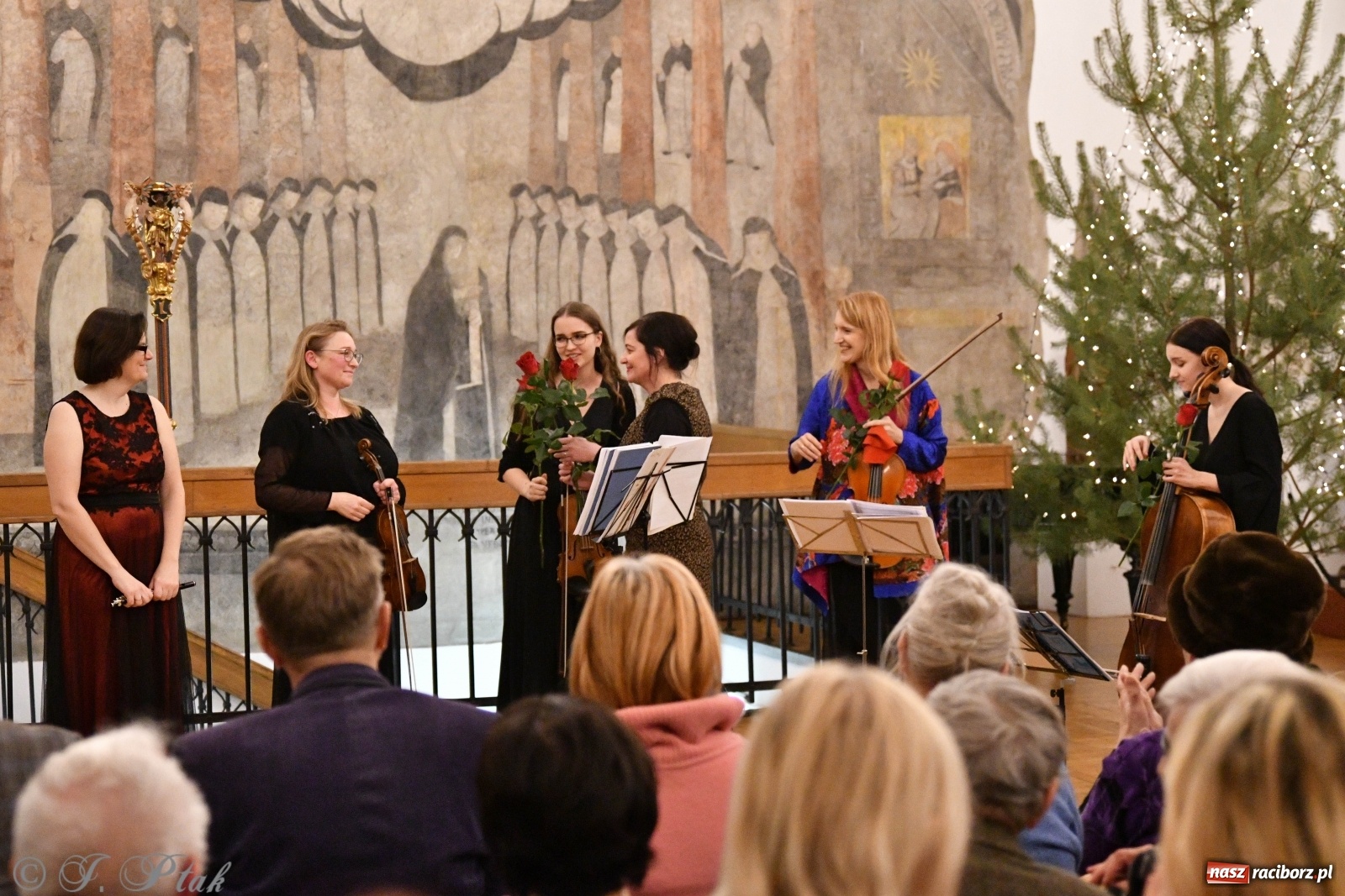 Zdjęcie w galerii na portalu naszraciborz.pl: Kameralna podróż w świat przebojowej klasyki  wiadomości z regionu