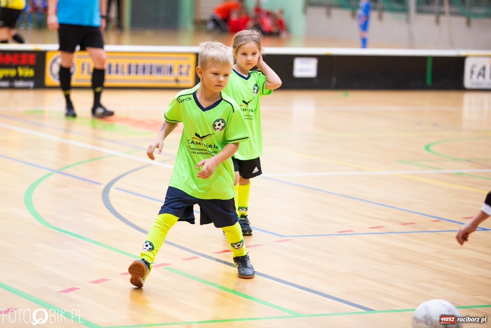 Zdjęcie w galerii na portalu naszraciborz.pl: Mikołajkowy Turniej Piłkarski dla dzieci w Arenie Rafako wiadomości z regionu